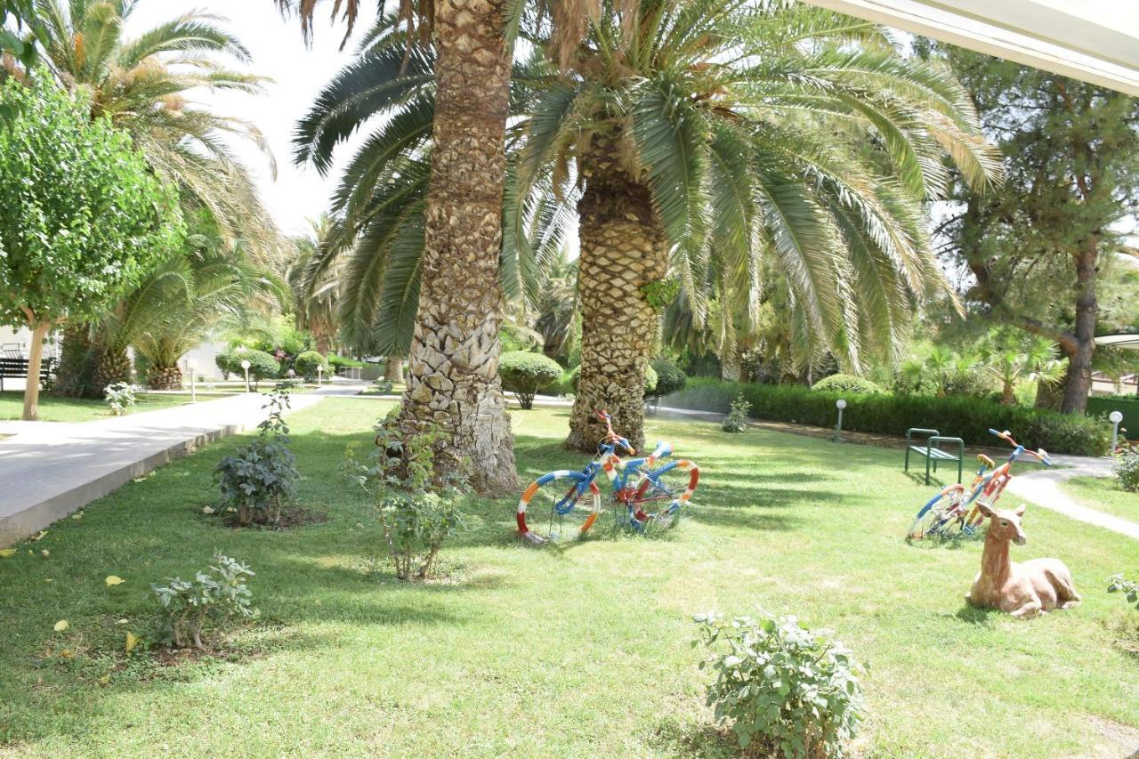 Pam Thermal Hotel Clinic & Spa Pamukkale Exterior photo The campus of the university