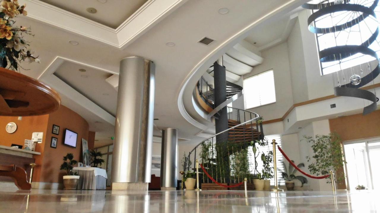 Pam Thermal Hotel Clinic & Spa Pamukkale Exterior photo Interior of the hotel