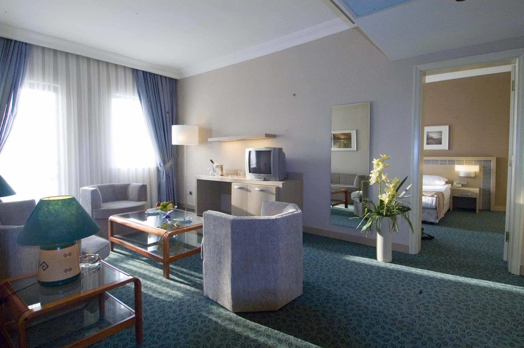 Pam Thermal Hotel Clinic & Spa Pamukkale Exterior photo A suite at the Hotel